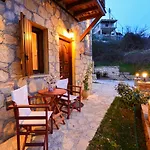 بيت ضيافة Xenios Zeys